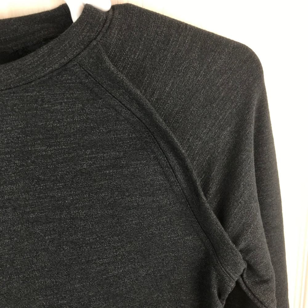 NWT Under Armour Terry Plush Crew Sweatshirt SZ XS - Picture 2 of 4